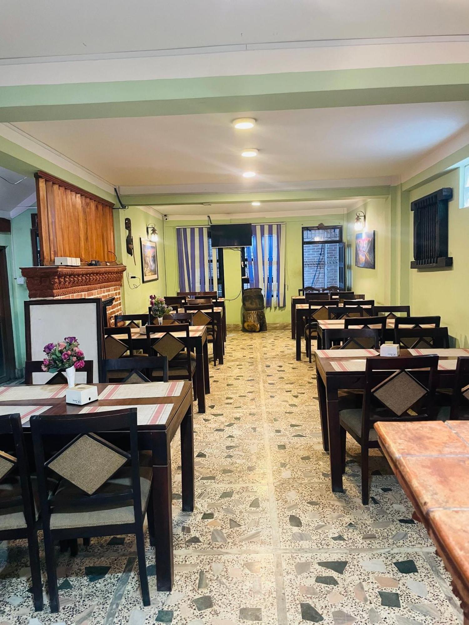 Hotel Bhaktapur Inn ภายนอก รูปภาพ