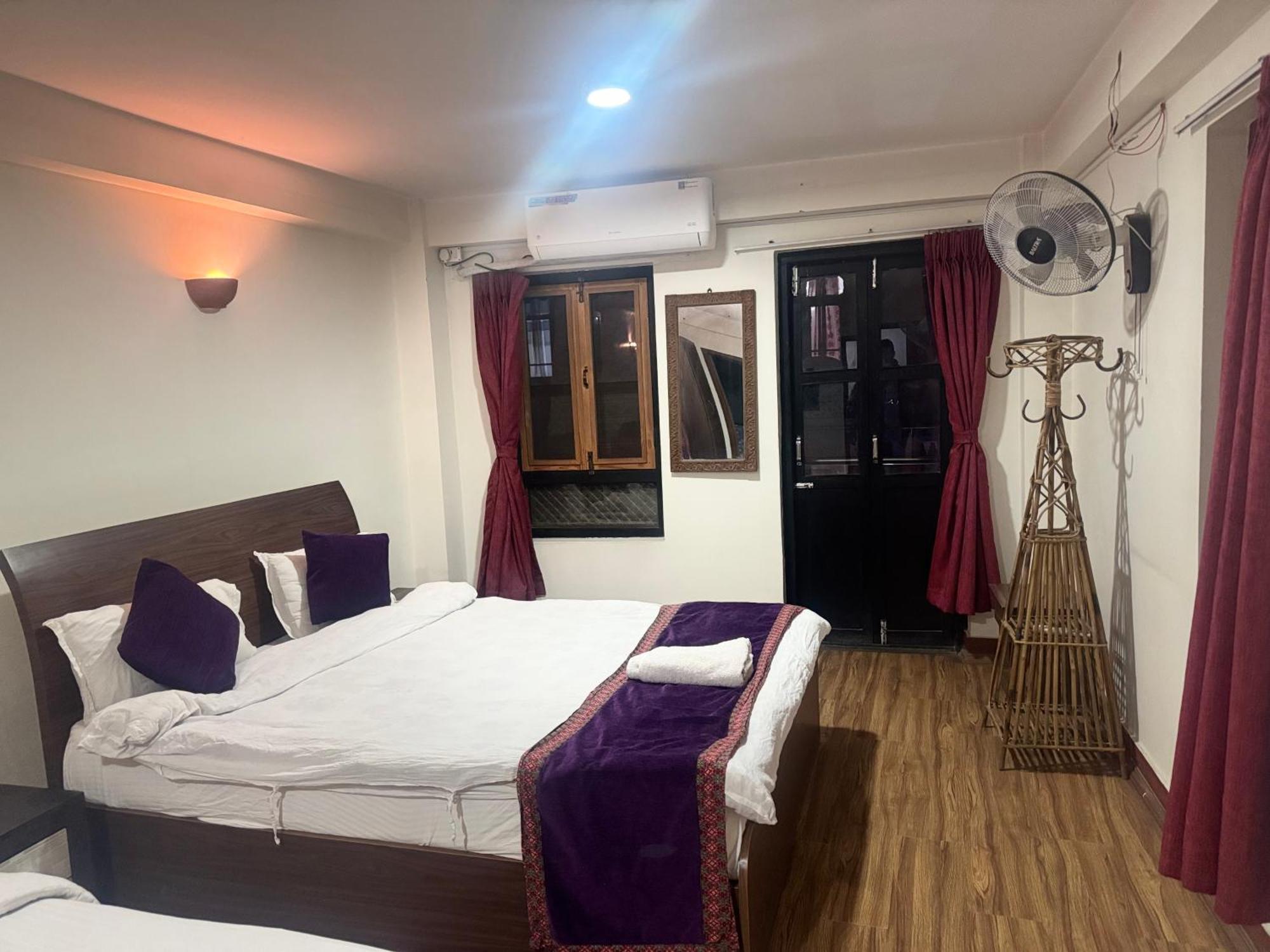 Hotel Bhaktapur Inn ภายนอก รูปภาพ